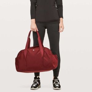 Lululemon Out Of Range Duffel *33L in Red Oxide